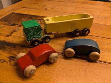 Houten auto's en vrachtwagen beschikbaar voor biedingen
