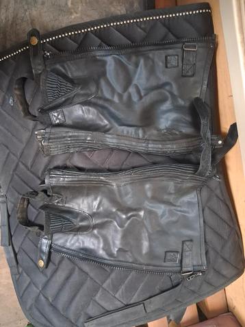 Chaps xs (jusqu'à 35 cm de mollet) en faux cuir, Enlèvement ou Envoi, Porté, Taille 34 (XS) ou plus petite, Noir