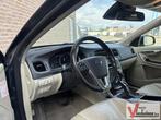 Volvo V60 2.4 D6 AWD Plug-In Hybrid Summum | Leder | Cruise, Automaat, 48 g/km, Blauw, Break