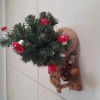 Mini kerstboom en stalletje. 30 op20 cm., Ophalen, Zo goed als nieuw