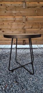 Tafeltje, Enlèvement