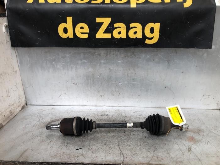 Aandrijfas links-voor van een Opel Corsa, Auto-onderdelen, Remmen en Aandrijving, Opel, Gebruikt, 3 maanden garantie, Ophalen of Verzenden