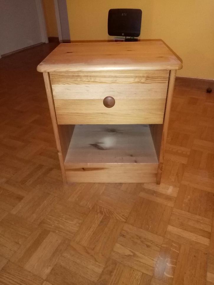 Table d'appoint ou table de chevet en bois., Maison & Meubles, Tables | Tables d'appoint, Neuf, Rectangulaire, Moins de 45 cm