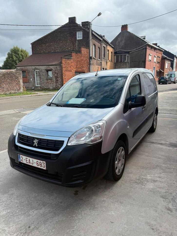 Peugeot partner 1.6 hdi 2018, Auto's, Bestelwagens en Lichte vracht, Particulier, Peugeot, Diesel, Euro 6, 4 deurs, Handgeschakeld