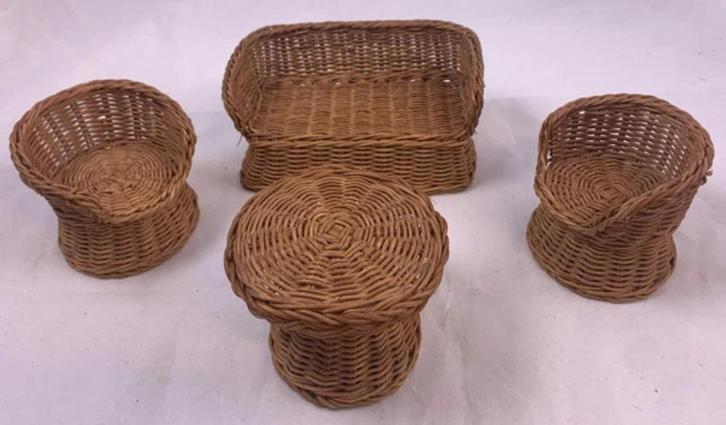 Barbie poppenmeubels rotan rieten vintage meubels lounge set, Verzamelen, Poppen, Zo goed als nieuw, Verzenden