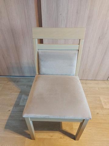 6 eetkamerstoelen beschikbaar voor biedingen