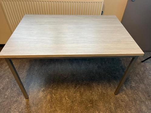 stevige tafel, Huis en Inrichting, Tafels | Eettafels, Gebruikt, 50 tot 100 cm, 100 tot 150 cm, Rechthoekig, Kunststof, Metaal