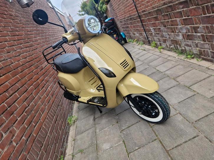 Momo Morino bromscooter B-klasse, Fietsen en Brommers, Scooters | Overige merken, Nieuw, Ophalen