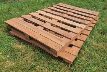Hardhouten pallets te koop beschikbaar voor biedingen