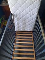 LIT CAGE BÉBÉ ET JEUNE ENFANT, Enfants & Bébés, Enlèvement, Comme neuf, Matelas