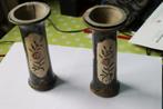 Antieke kandelaars van messing en hout, Ophalen