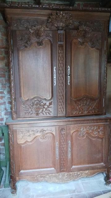 Norman eikenhouten dressoir met 2 delen beschikbaar voor biedingen