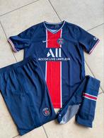 Voetbaltenue Paris Saint Germain, Sport en Fitness, Voetbal, Set, Maat XS of kleiner, Ophalen of Verzenden, Zo goed als nieuw