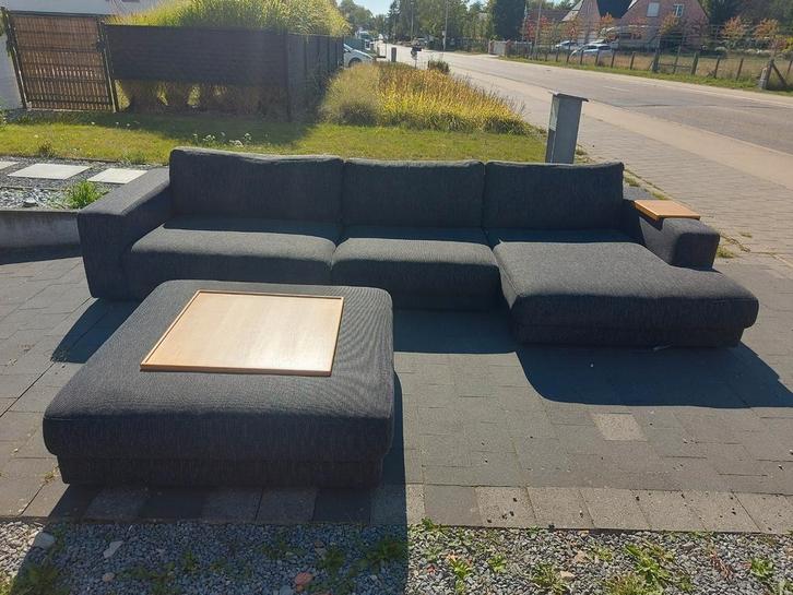 GRATIS LEVERING - Donkergrijze hoek zetel met poef, Huis en Inrichting, Zetels | Complete zithoeken, Zo goed als nieuw, Ophalen of Verzenden