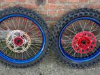 Set ROOD MET BLAUWE HAAN WIELEN, Motoren, 450 cc, Bedrijf, Crossmotor