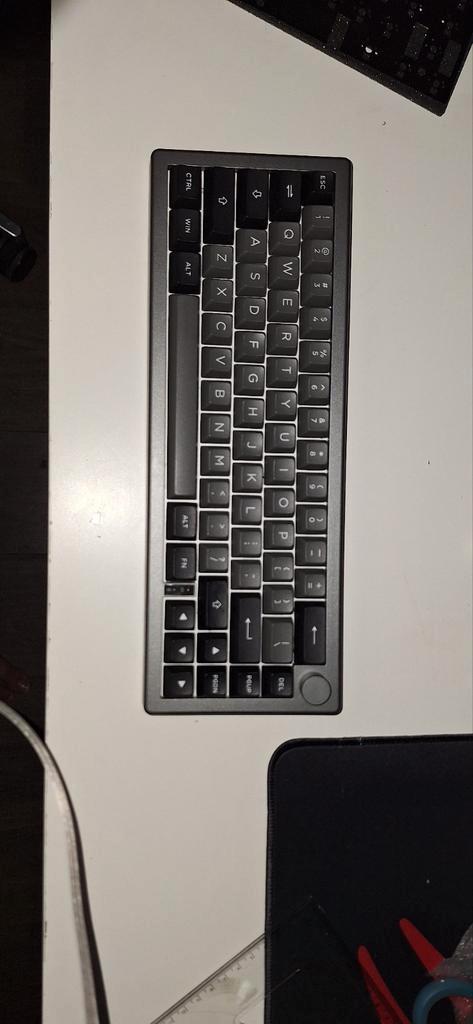 Epomaker ek68 (amper gebruikt en zelf halen aub), Computers en Software, Toetsenborden, Zo goed als nieuw, Ophalen
