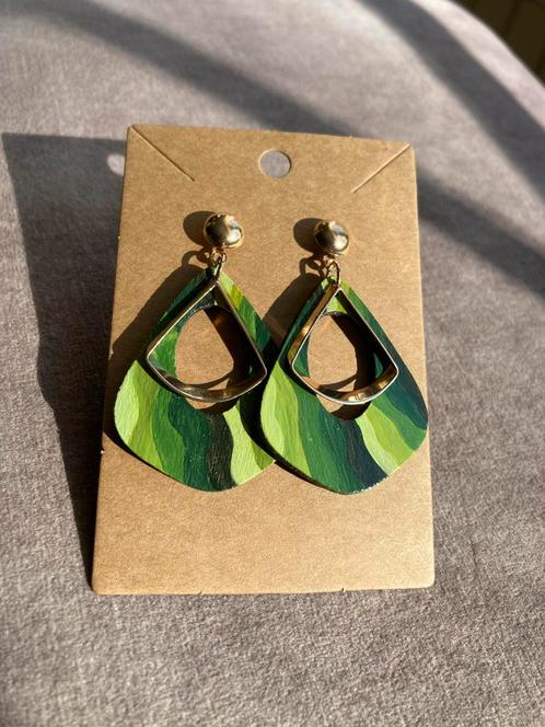 Handbeschilderde Oorbellen Green Wave💚, Handtassen en Accessoires, Oorbellen, Nieuw, Knopjes of Stekers, Overige materialen, Ophalen of Verzenden