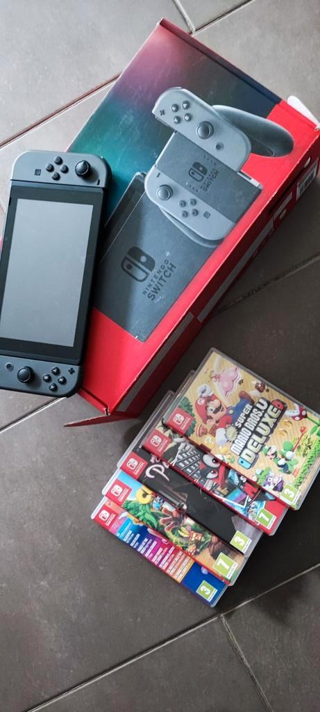 Switch , plus 1 pro controller erbij, Games en Spelcomputers, Spelcomputers | Nintendo Switch, Zo goed als nieuw, Ophalen