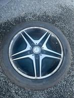 Av jante Mercedez et pneu, Autos : Pièces & Accessoires, Pneus & Jantes, Pneus et Jantes, 4 Saisons, Utilisé, 19 pouces