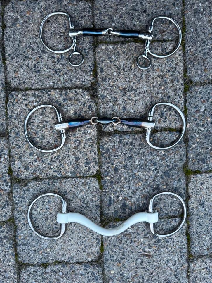 3st bitten, Dieren en Toebehoren, Paarden en Pony's | Hoofdstellen en Tuigage, Zo goed als nieuw, Ophalen