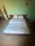 Vintage Bed inclusief nachtkastjes, Enlèvement, Utilisé, Queen size, 210 cm