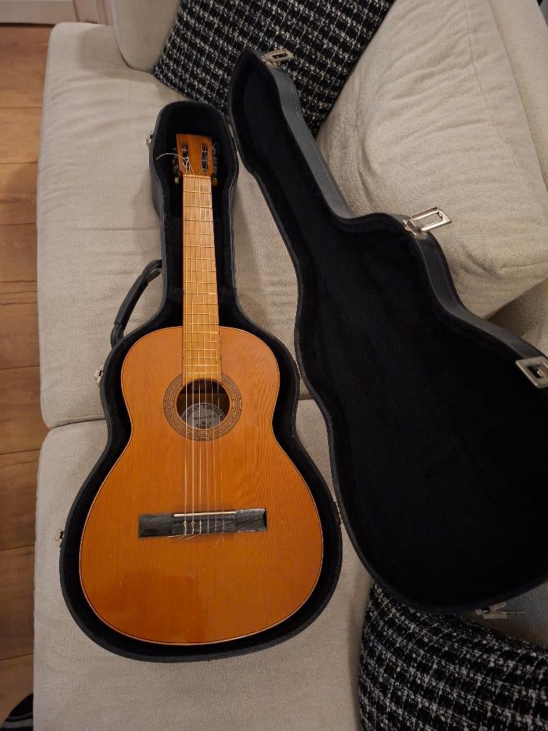 Valenciana handmade spaanse gitaar met koffer, Muziek en Instrumenten, Ophalen of Verzenden, Gebruikt, Klassieke of Spaanse gitaar