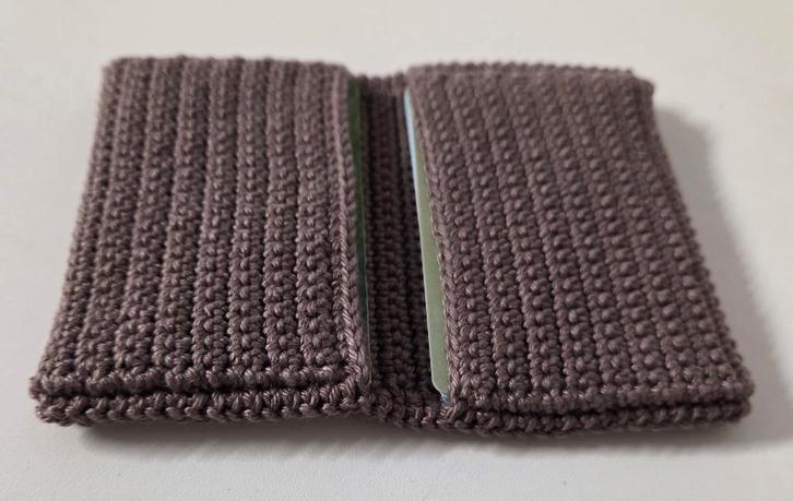 Gehaakte kaarthouder in katoen. NIEUW !, Hobby en Vrije tijd, Breien en Haken, Nieuw, Ophalen of Verzenden