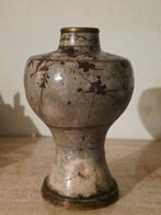 17 eeuw Japanees keramiek vaas meg bronzen top, Antiquités & Art, Antiquités | Céramique & Poterie, Enlèvement ou Envoi