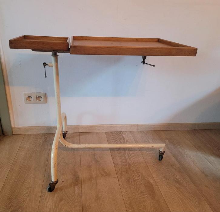 Ancienne table de lit médicale des années 30, Informatique & Logiciels, Tables d'ordinateur portable, Réglable en hauteur, Enlèvement