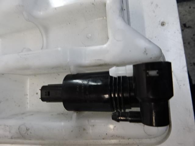 LAVE-GLACE POMPE AVANT Volvo V40 Cross Country (MZ), Autos : Pièces & Accessoires, Vitres & Accessoires, Volvo, Utilisé