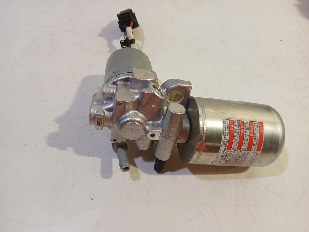 Rembekrachtiger Toyota Prius, Onderdelen@venauto.nl, Van der Ven Autorecycling B.V., Ettenseweg 76, 4706 PB Roosendaal, The Netherlands