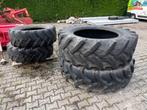 Set Pirelli BKT voor en achterbanden, Zakelijke goederen