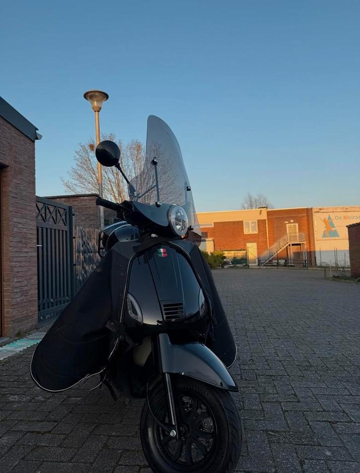 GTS TOSCANA DYNAMIC 2022 FULL OPTION A-Klasse, Vélos & Vélomoteurs, Scooters | Marques Autre, Comme neuf, Enlèvement