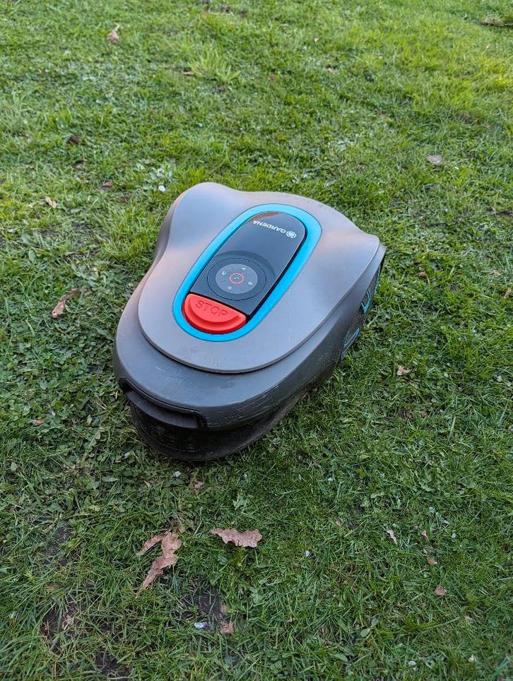 Robotmaaier Gardena Sileno Minimo 250 – goede staat, Jardin & Terrasse, Tondeuses robotisées, Utilisé, Contrôlable via l'application