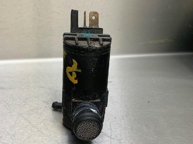 LAVE-GLACE POMPE ARRIÈRE Suzuki Alto (01-2009/-), Dhr. M. Roggen, Stadsweg 37 37
9917 PV  WIRDUM GR., NL, Suzuki, Utilisé