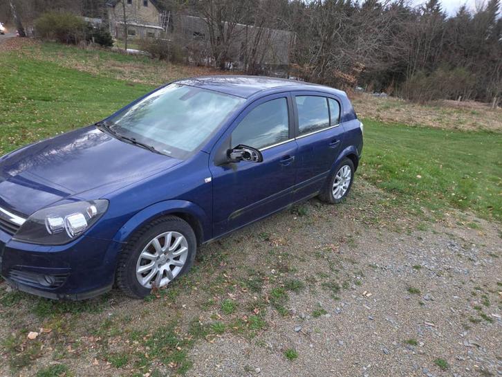 Opel Astra 1400 essence moteur HS, Autos : Divers, Voitures accidentées, Opel, Boîte manuelle, Essence, Hatchback, Bleu, Enlèvement