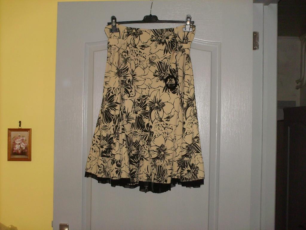 a vendre jupe pour dame, Kleding | Dames, Rokken, Maat 38/40 (M), Overige kleuren, Nieuw, Ophalen of Verzenden