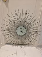 À vendre : Horloge murale design — design emblématique en fo, Enlèvement, Horloge murale