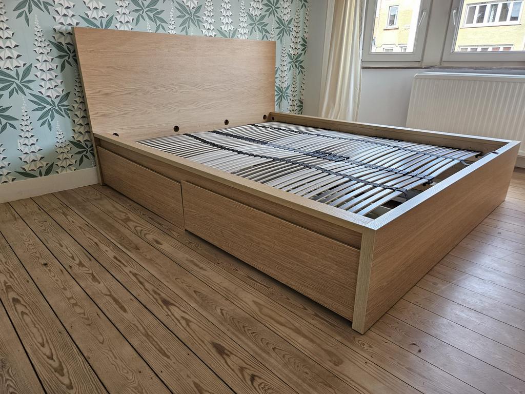Lit double Ikea avec tiroirs + sommier - A donner !, Maison & Meubles, Enlèvement, Comme neuf