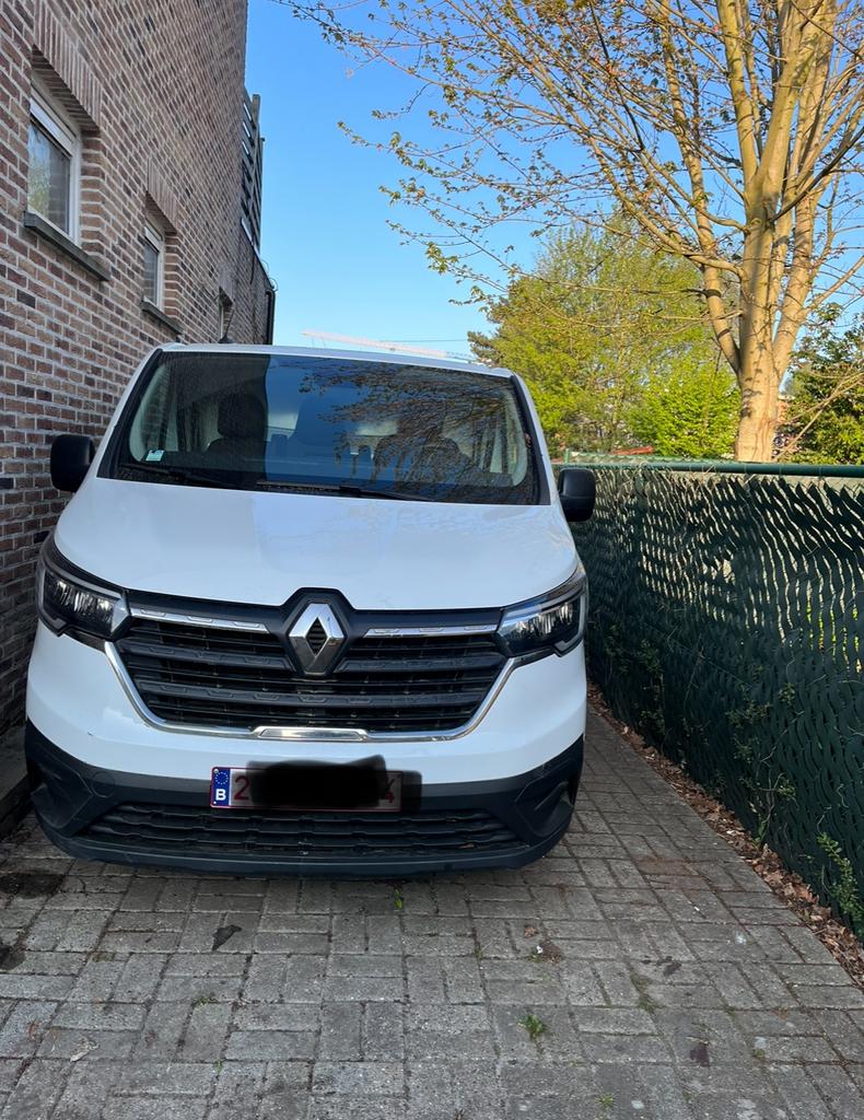 Te koop Renault Trafic zeer goede staat, Voorwielaandrijving, 4 deurs, Stof, Euro 6
