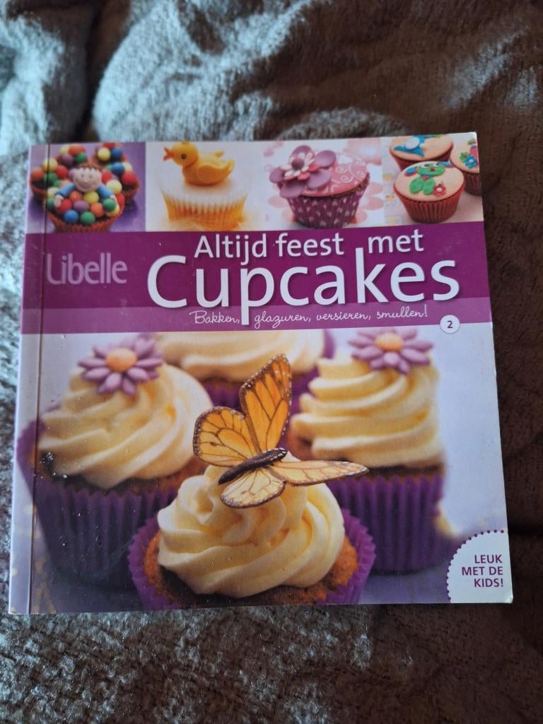 Altijd feest met cupcakes, Ophalen of Verzenden, Cupcakes