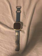 Fitbit versa 3, Gebruikt, Blauw, Conditie, Ophalen of Verzenden