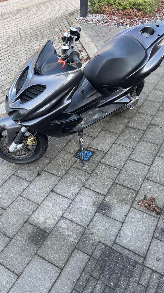 Yamaha aerox b klasse 70cc, Fietsen en Brommers, Scooters | Yamaha, Zo goed als nieuw, Aerox, Klasse B (45 km/u), Benzine, Ophalen