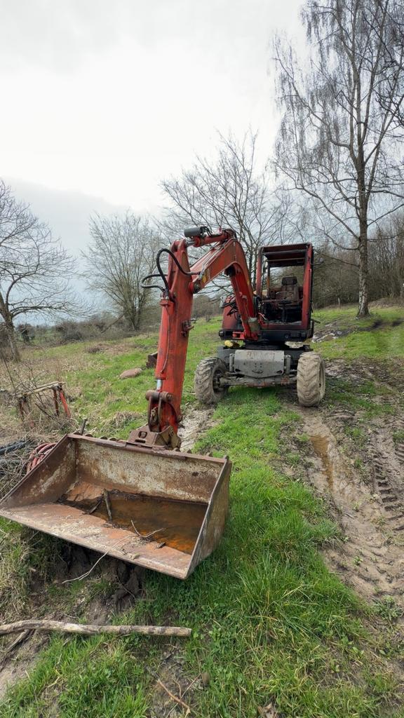Pelle job 5,5 tonne endommagé, Enlèvement, Atelier, bâtiment ou Enclos