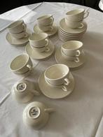 Set van 16 Royal Boch koffietassen met ondertassen, Ophalen, Zo goed als nieuw, Aardewerk, Kop(pen) en/of Schotel(s)