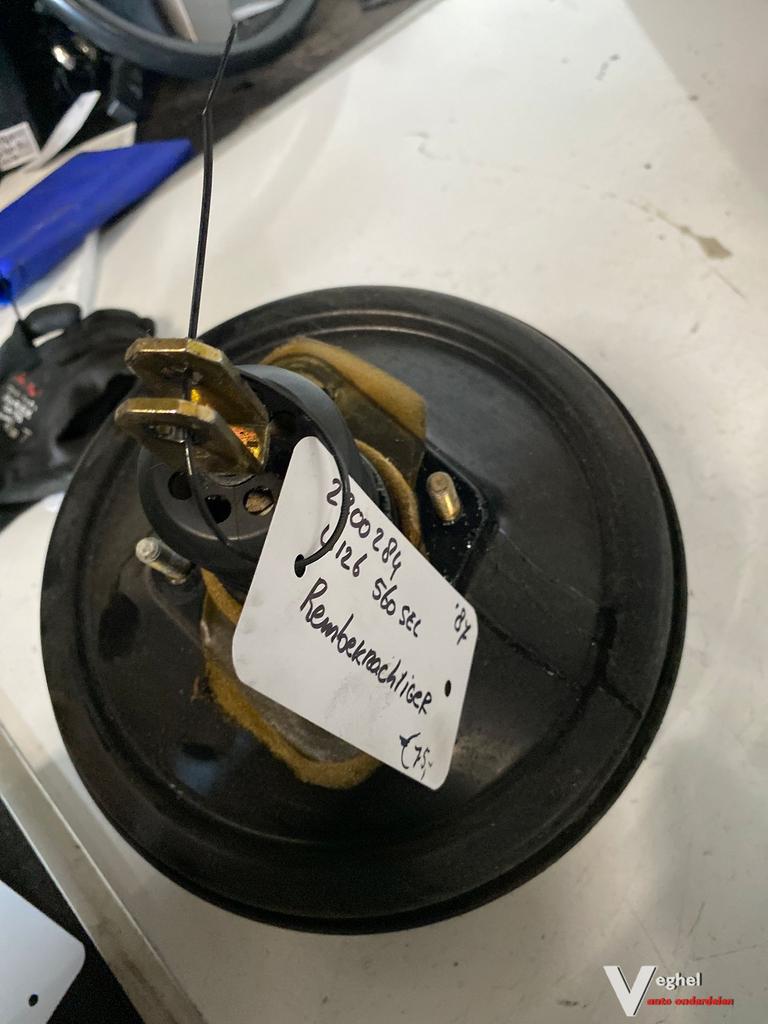 Mercedes W126 560SEL 1987 2200284 Rembekrachtiger, -, Utilisé, -, -