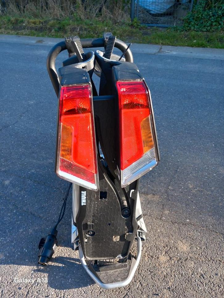 Thule Easyfold Xt2 933 elektrische fietsendrager Nieuw!, Auto diversen, Fietsendragers, Zo goed als nieuw, Trekhaakdrager, 2 fietsen
