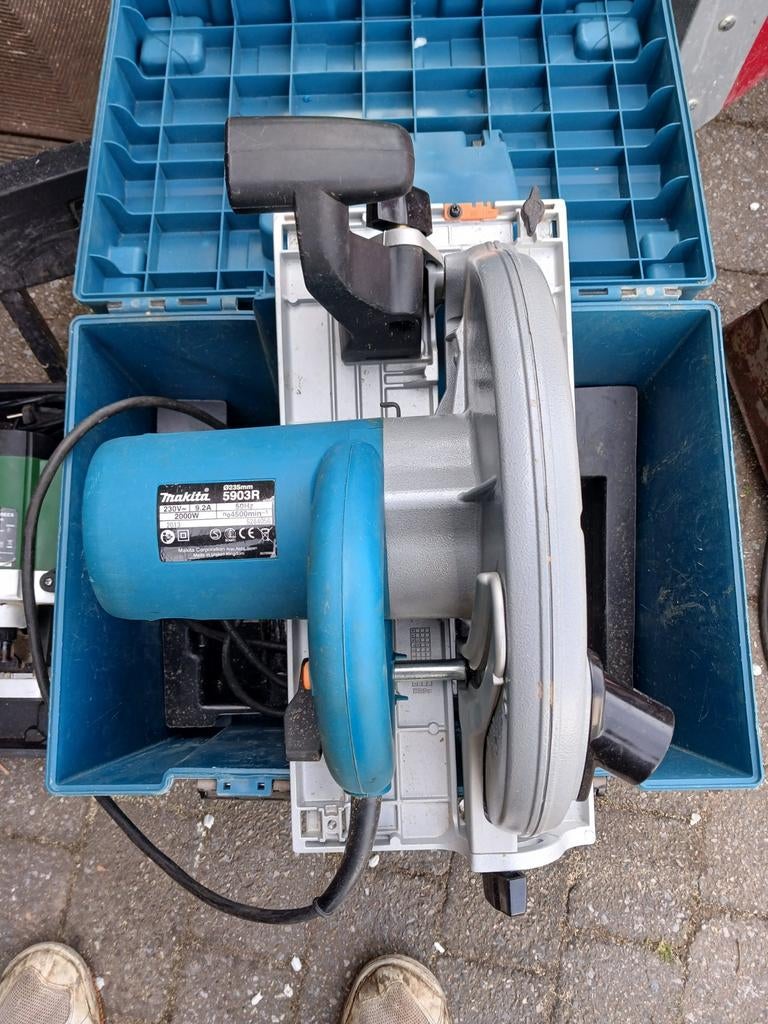 Makita 5903R handcirkelzaag, Ophalen