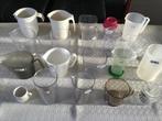 20 tasses à mesurer en plastique, grandes et petites, Maison & Meubles, Cuisine| Tupperware, Enlèvement ou Envoi, Comme neuf