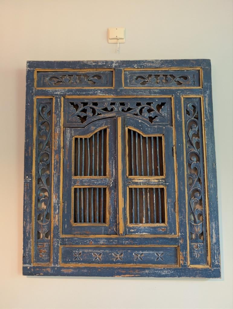 Décoration Murale Ethnique en Bois Sculpté – Fenêtre Bleu, Enlèvement